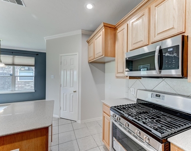 10103 Cottonwood Canyon Drive - Photo Thumbnail 19