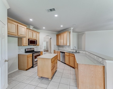 10103 Cottonwood Canyon Drive - Photo Thumbnail 16