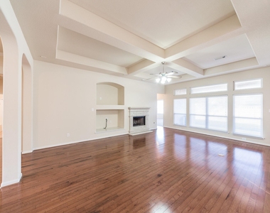 607 Overdell Drive - Photo Thumbnail 6
