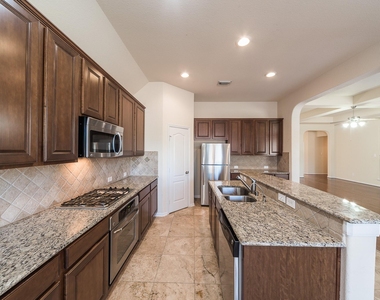 607 Overdell Drive - Photo Thumbnail 11