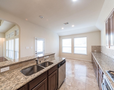 607 Overdell Drive - Photo Thumbnail 13