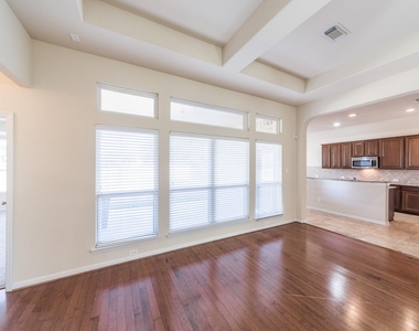 607 Overdell Drive - Photo Thumbnail 7