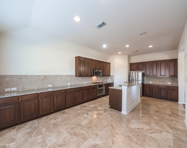 607 Overdell Drive - Photo Thumbnail 10