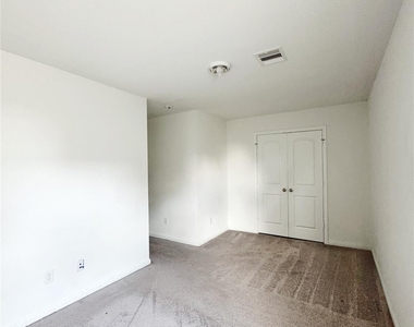 245 Water Oak - Photo Thumbnail 10