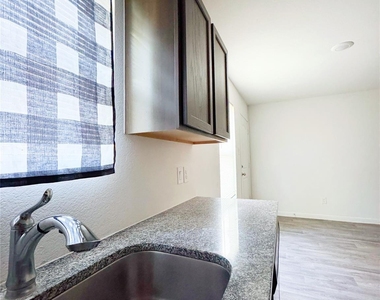 245 Water Oak - Photo Thumbnail 19