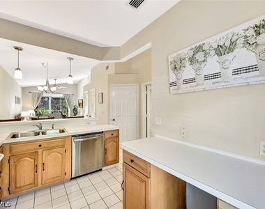8228 Twelve Oaks Circle - Photo Thumbnail 5
