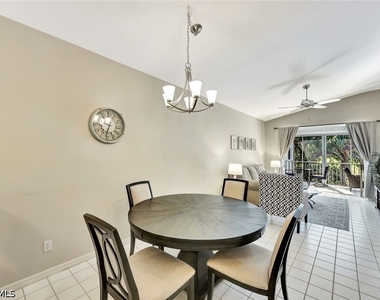 8228 Twelve Oaks Circle - Photo Thumbnail 9