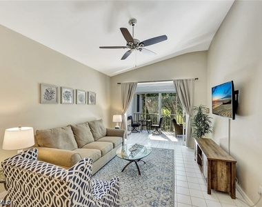 8228 Twelve Oaks Circle - Photo Thumbnail 12