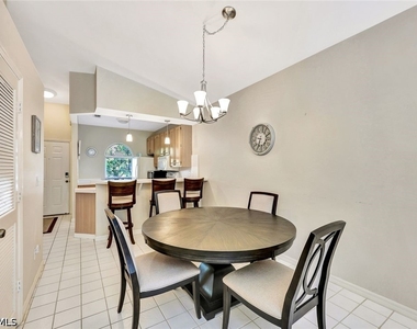 8228 Twelve Oaks Circle - Photo Thumbnail 7
