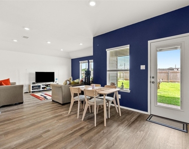 15726 Majestic Evergreen Way - Photo Thumbnail 10