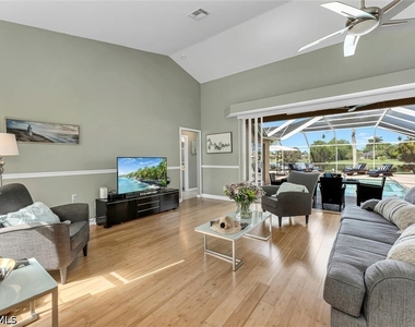 929 Marble Drive - Photo Thumbnail 3
