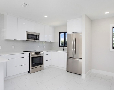 9002-9002 Somerset (unit 2) Lane - Photo Thumbnail 3