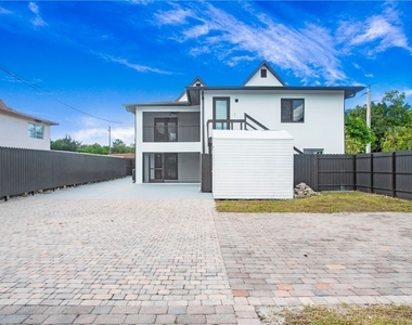 9002-9002 Somerset (unit 2) Lane - Photo Thumbnail 17