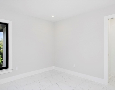 9002-9002 Somerset (unit 2) Lane - Photo Thumbnail 8