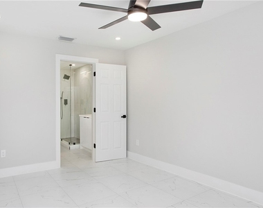 9002-9002 Somerset (unit 2) Lane - Photo Thumbnail 13