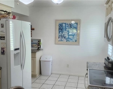 219 Fox Glen Drive - Photo Thumbnail 7