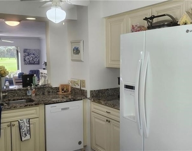 219 Fox Glen Drive - Photo Thumbnail 6