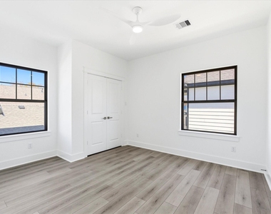 230 S Y Street - Photo Thumbnail 4