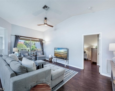 641 Saint Andrews Boulevard - Photo Thumbnail 3