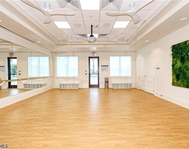 20195 Ainsley Street - Photo Thumbnail 43