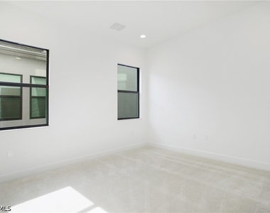 20195 Ainsley Street - Photo Thumbnail 18