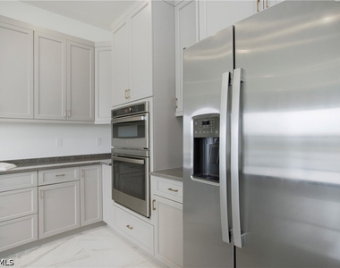 20195 Ainsley Street - Photo Thumbnail 14