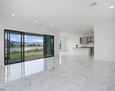 20195 Ainsley Street - Photo Thumbnail 4
