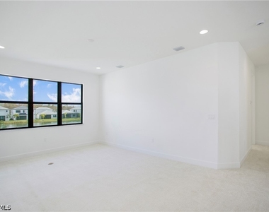 20195 Ainsley Street - Photo Thumbnail 25