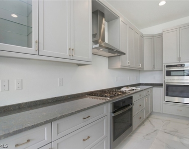 20195 Ainsley Street - Photo Thumbnail 13