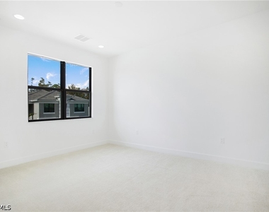 20195 Ainsley Street - Photo Thumbnail 35