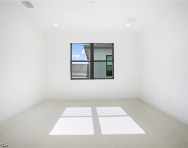 20195 Ainsley Street - Photo Thumbnail 34