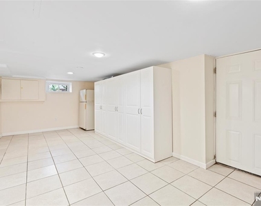 66 Prospect - Photo Thumbnail 9