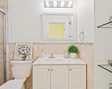 66 Prospect - Photo Thumbnail 7