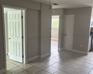 4923 Vincennes Court - Photo Thumbnail 2