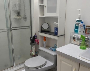606 Orangeburgh - Photo Thumbnail 27