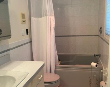 606 Orangeburgh - Photo Thumbnail 21