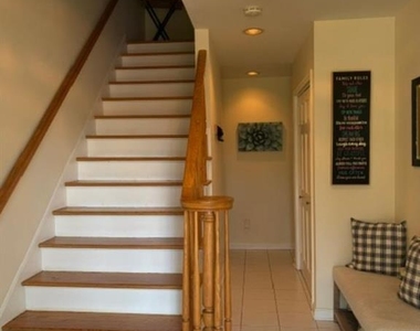 606 Orangeburgh - Photo Thumbnail 5