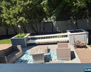 606 Orangeburgh - Photo Thumbnail 16