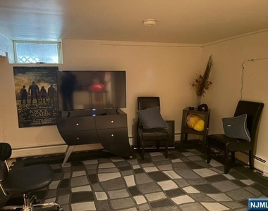 606 Orangeburgh - Photo Thumbnail 30