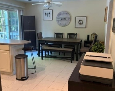 606 Orangeburgh - Photo Thumbnail 12