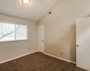 16602 Quiet Trail Drive - Photo Thumbnail 11