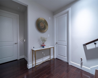 4008 Barnes Street - Photo Thumbnail 2