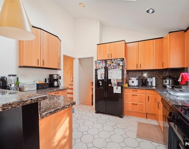 324 Brook - Photo Thumbnail 10