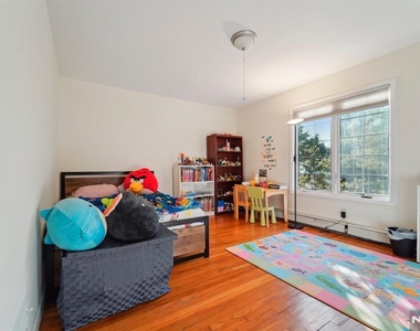 324 Brook - Photo Thumbnail 19