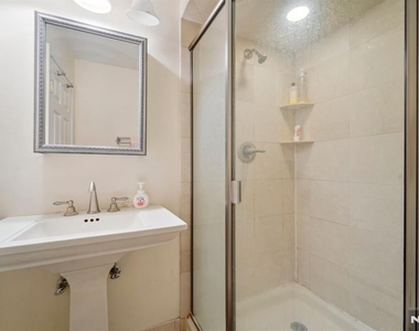 324 Brook - Photo Thumbnail 28