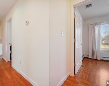 324 Brook - Photo Thumbnail 21