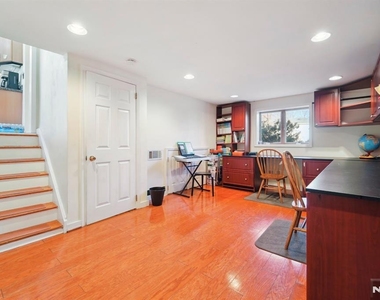 324 Brook - Photo Thumbnail 29