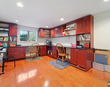 324 Brook - Photo Thumbnail 30