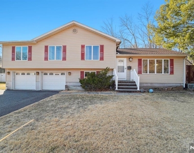 324 Brook - Photo Thumbnail 1