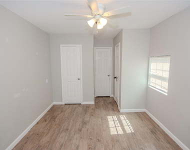 3119 Earl Street - Photo Thumbnail 6